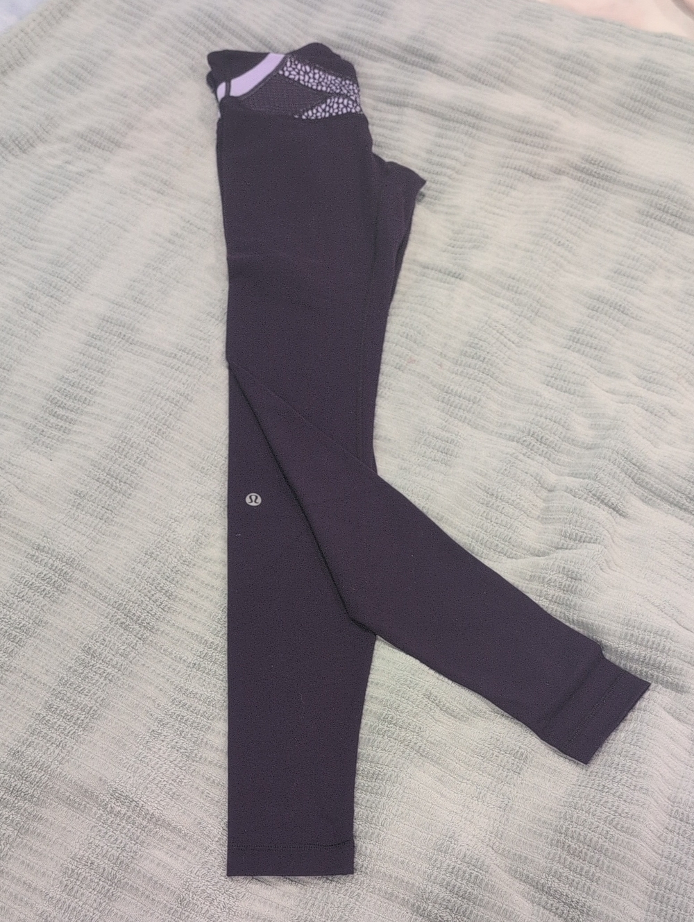 Purple Lululemon Athletic Leggings With Designs On Waitband